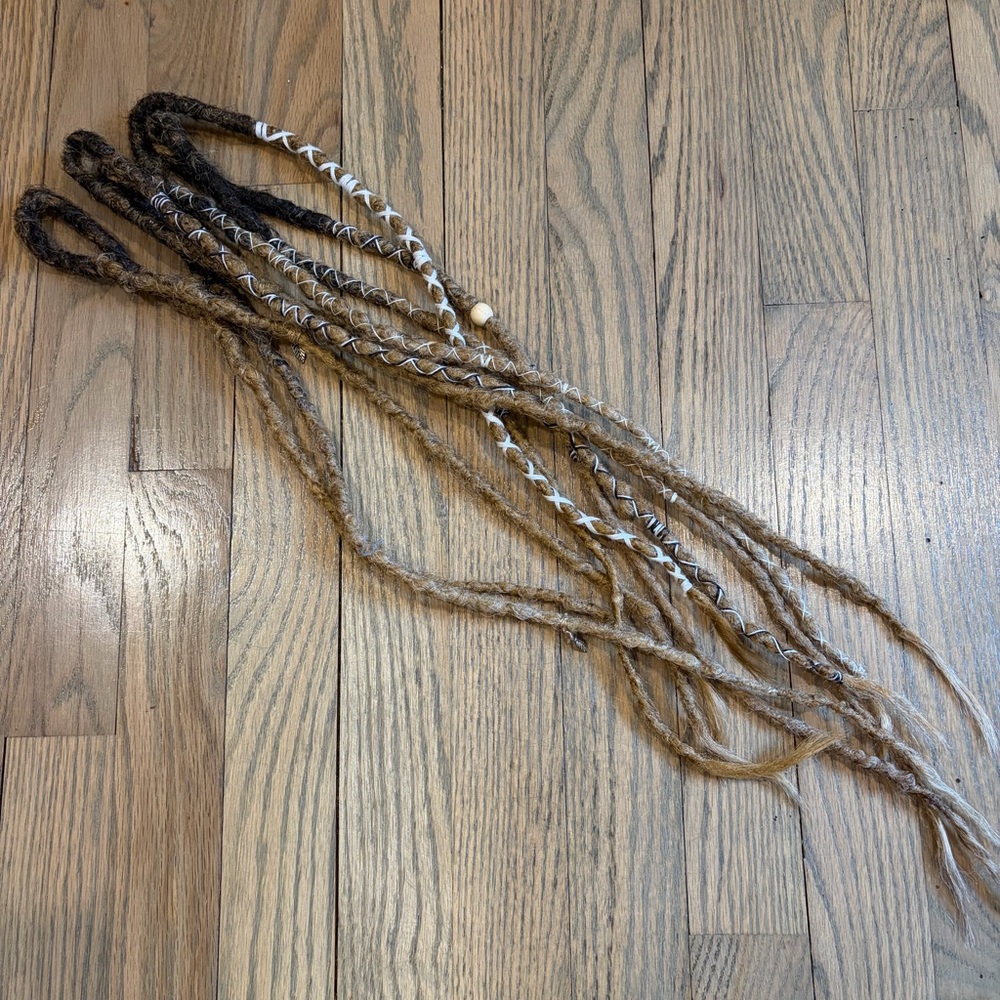 NWOT Five Double Ended Braided Synthetic Dread Extensions - 20” - Picture 5 of 5